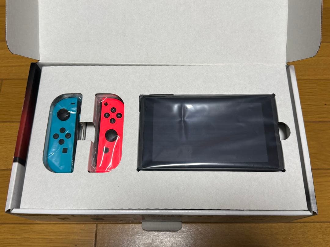 Nintendo Switch 本体＋HORI 64GB microSD