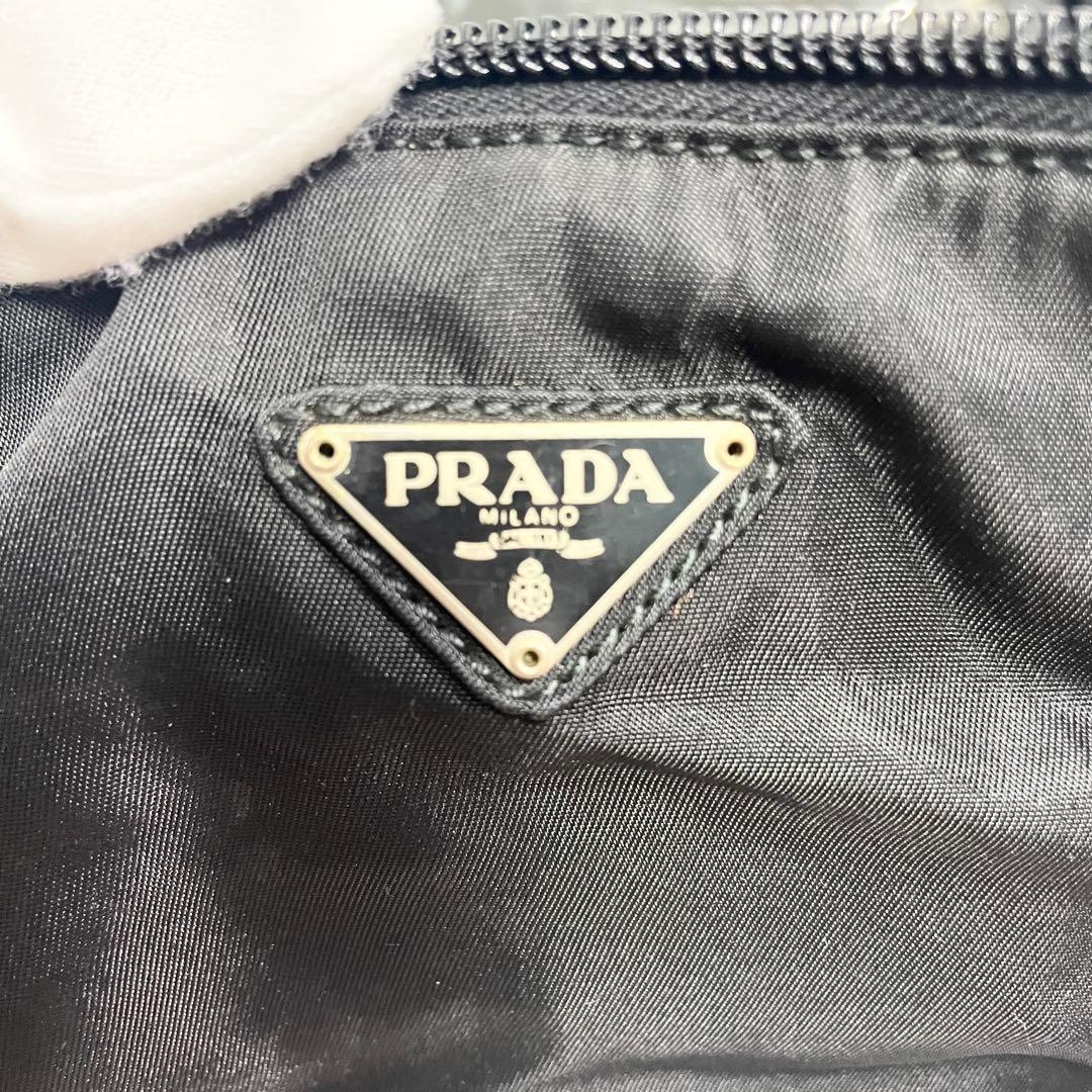 プラダ ブラック ナイロン バニティ ハンドバッグ　コスメバッグ 三角ロゴ 金具
