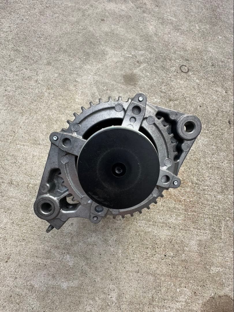 クラウン　GRS204 リビルト品オルタネーター