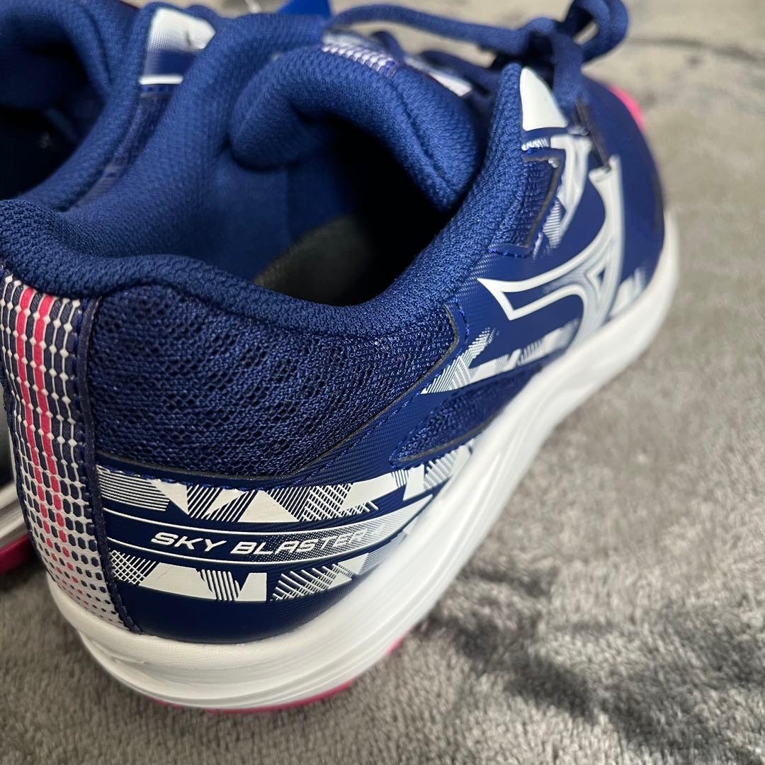 新品 ミズノ バドミントン シューズ スカイブラスター4 24.5 MIZUNO