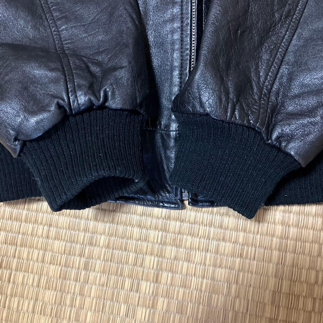 黒 レザーボンバージャケット