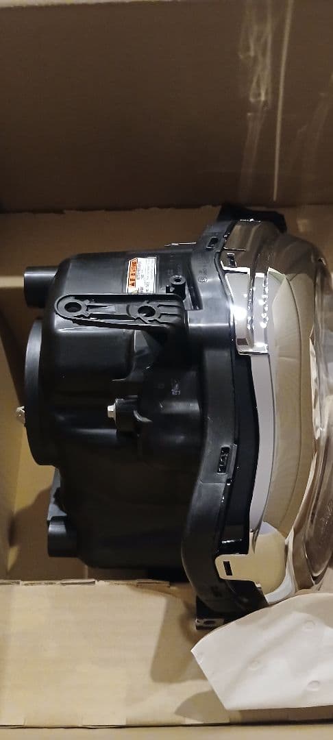 MR41Sハスラー　運転席側ヘッドライト新品未使用