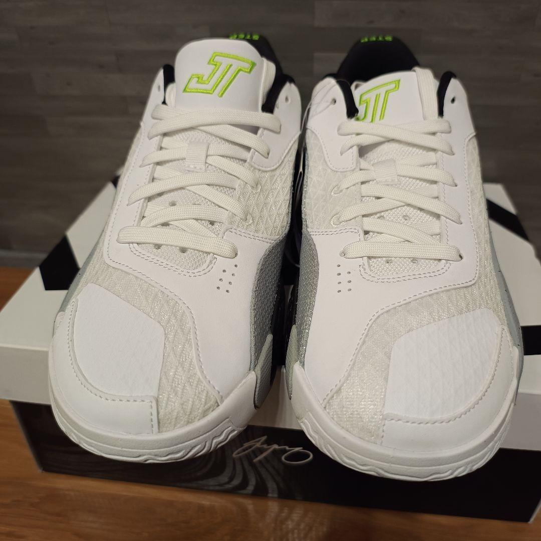 ジョーダン(JORDAN)(キッズ)ジュニアバスケットシューズ バッシュ 25㌢