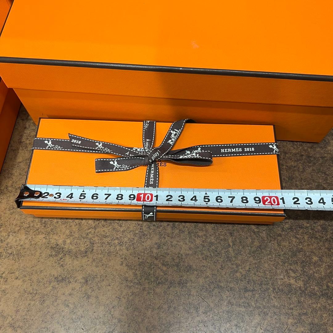 プ*読様 E4【used】HERMES 空箱　特大　リボン　ボックス　ピコタン？