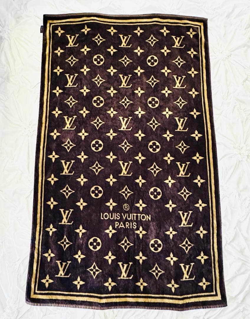 LOUIS VUITTON(ルイ・ヴィトン)モノグラム・クラシック ビーチタオル