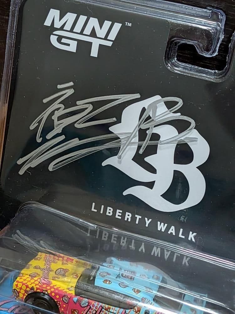 Libertywalk　Nissanskyline kenmeri　サイン入り