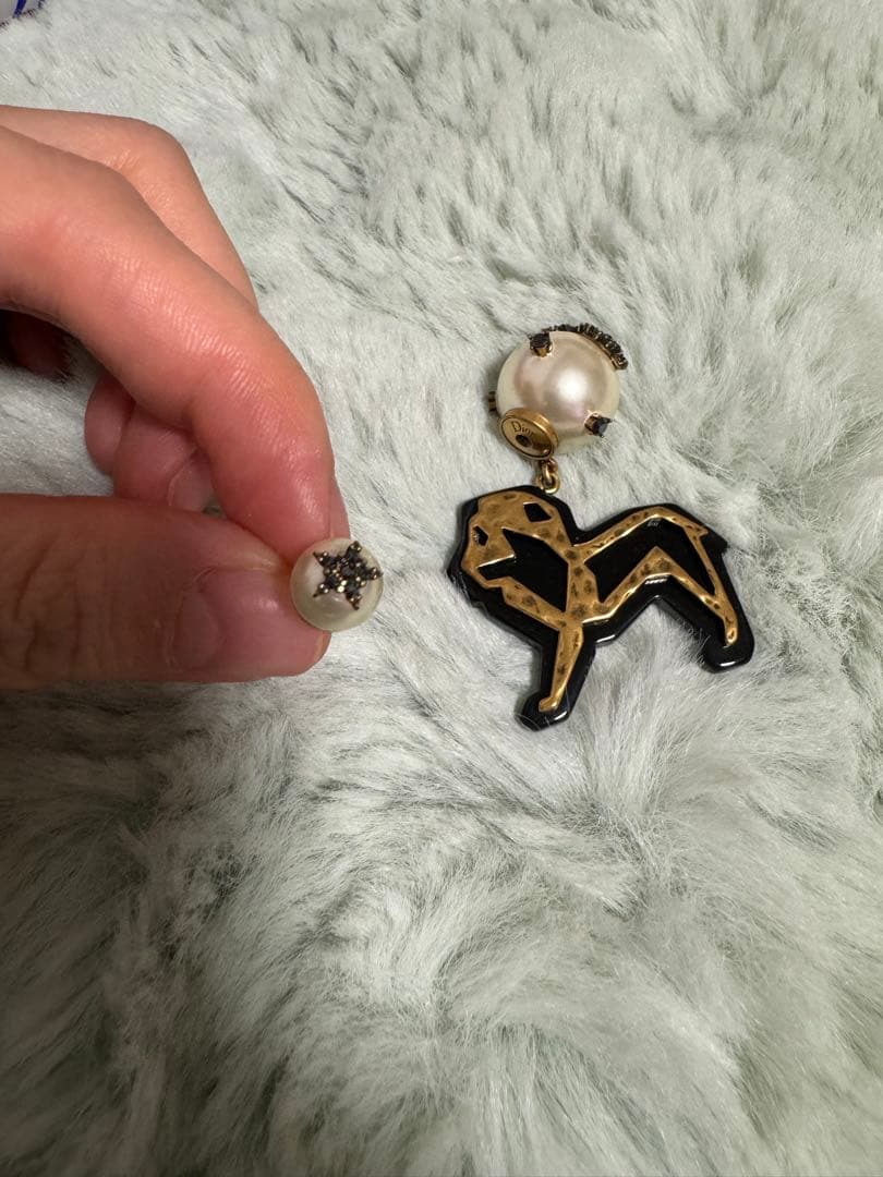 DIOR 今季新作 片耳ピアス ライオンチャーム