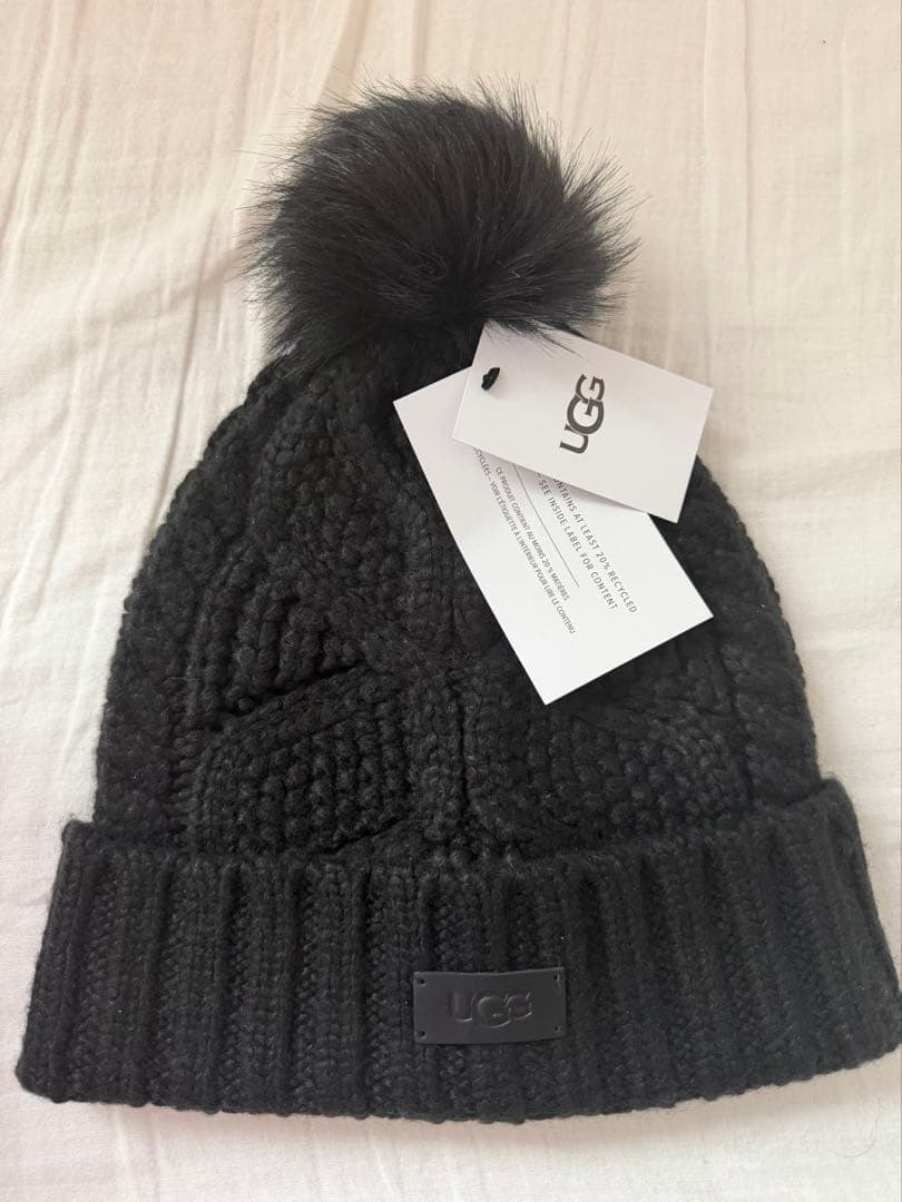 く*ー様 UGG W CARBLE BEANIE WITH POM ブラック