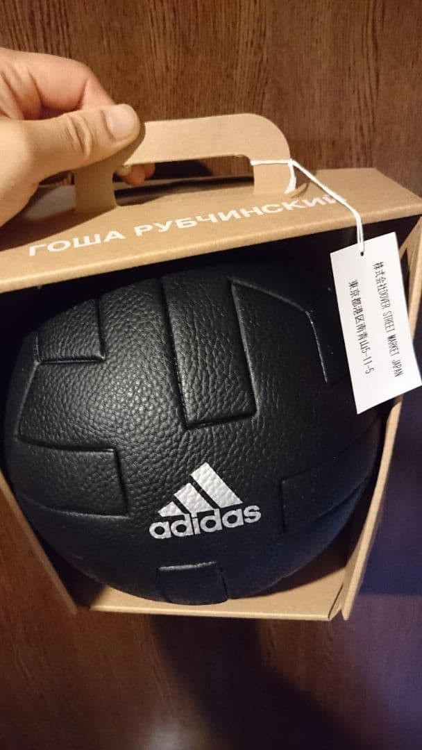 ゴーシャラブチンスキー×アディダス サッカーボール