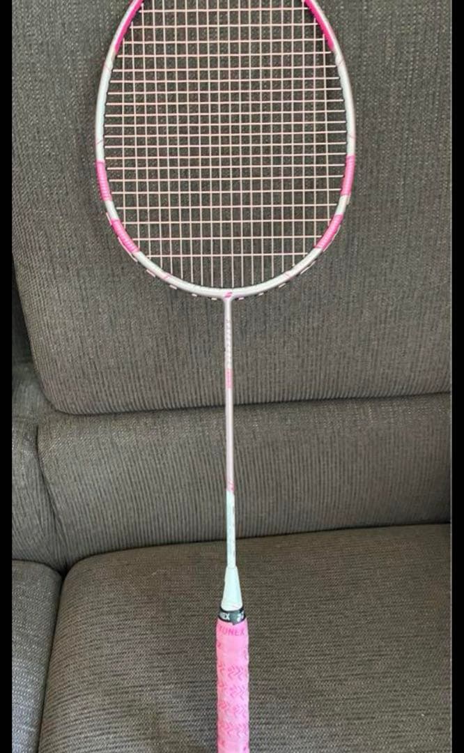 Babolat バドミントンラケット ピンク/ホワイト ケース付き