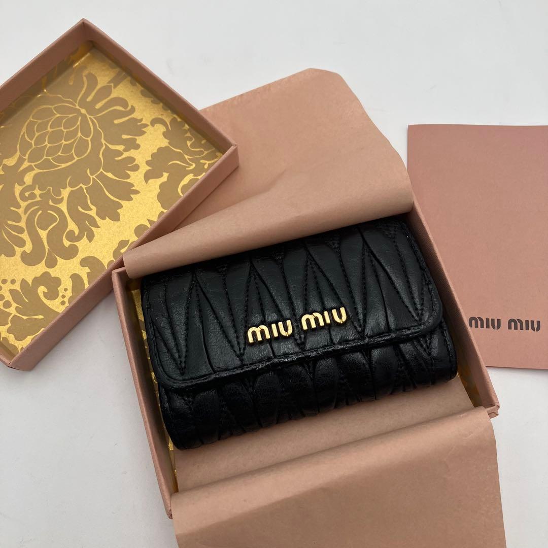 miumiu ミュウミュウ マテラッセ キーケース　6連 ブラック 箱付き