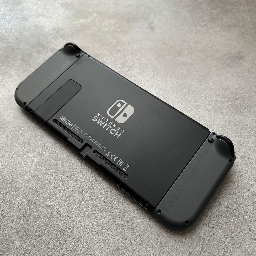 【美品】Nintendo Switch本体+MicroSD64GB+ホリコン