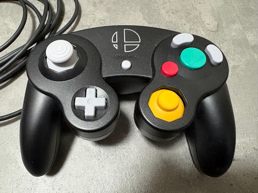 ゲームキューブコントローラー(スマブラブラック)+公式GCコン 接続タップ