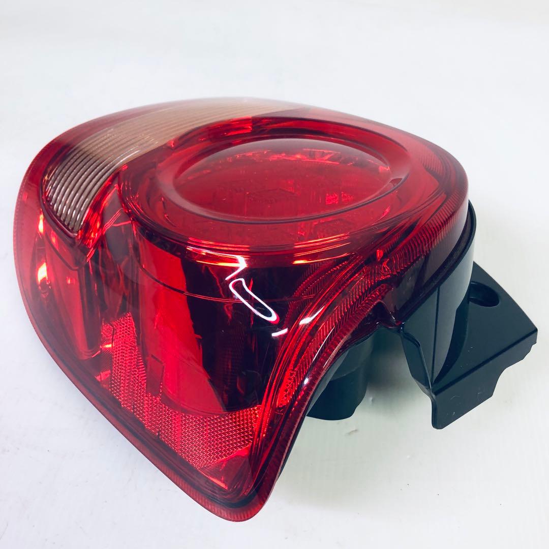 【即納】ムーヴキャンバス　右　テール　TOKAIDENSO　20521R　キズ有