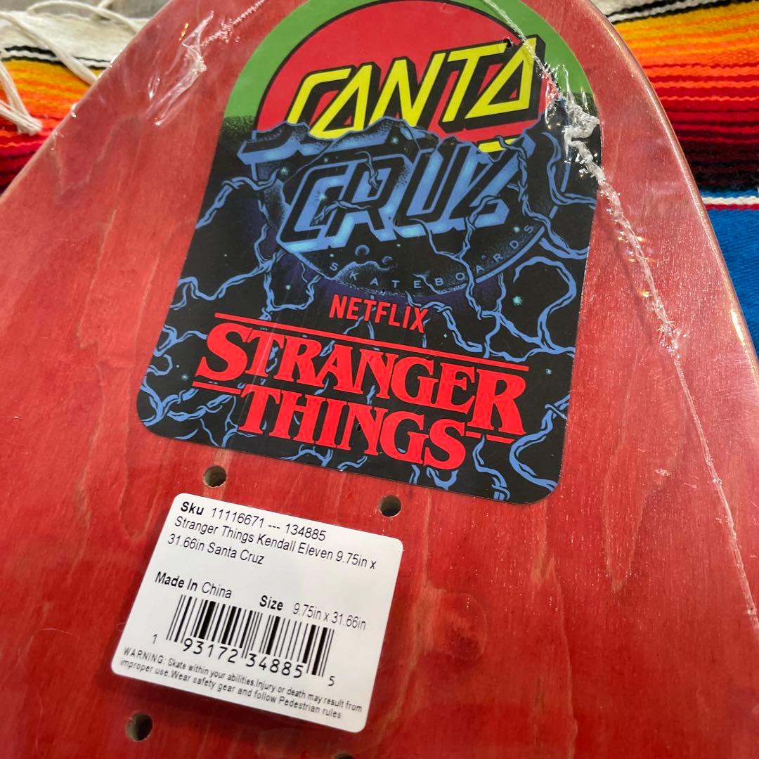 Santa Cruz スケボーデッキ　ストレンジャー・シングス 9.75インチ