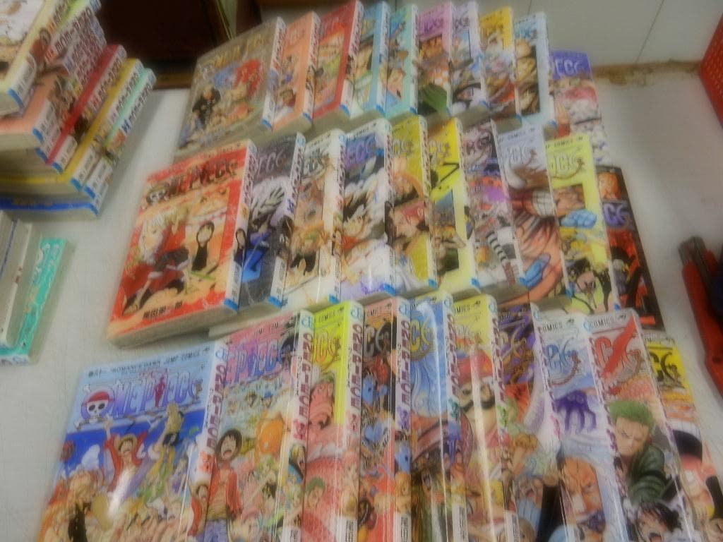【ONE PIECE/ワンピース】＜コミック77冊＋シール＋袋+カップetc＞