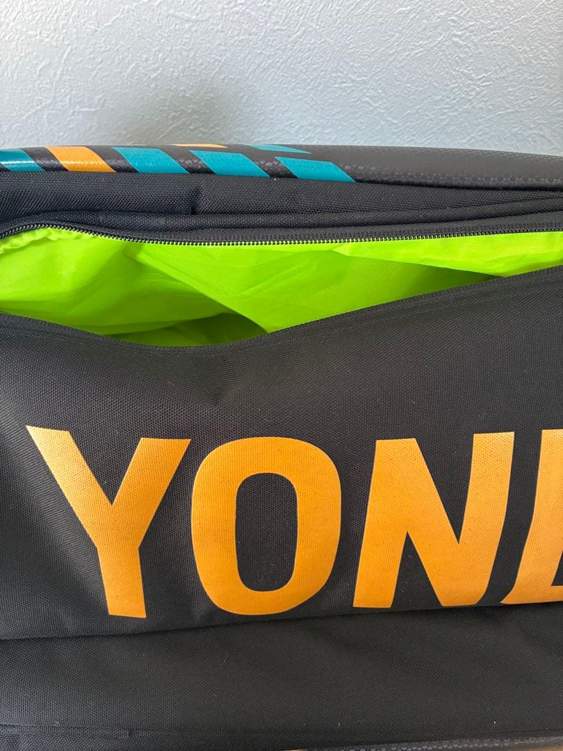 【お値下げ。】YONEX バドミントンラケットバッグ6本入り