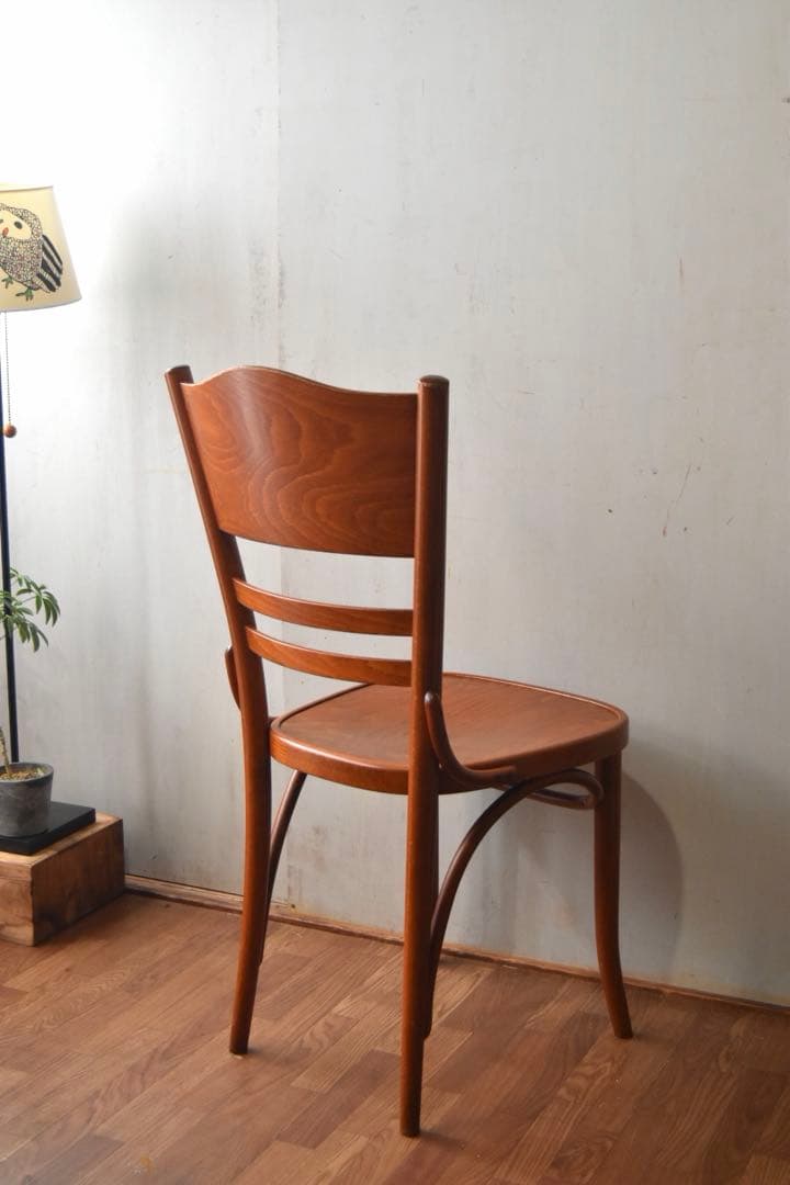 Bentwood chair ①