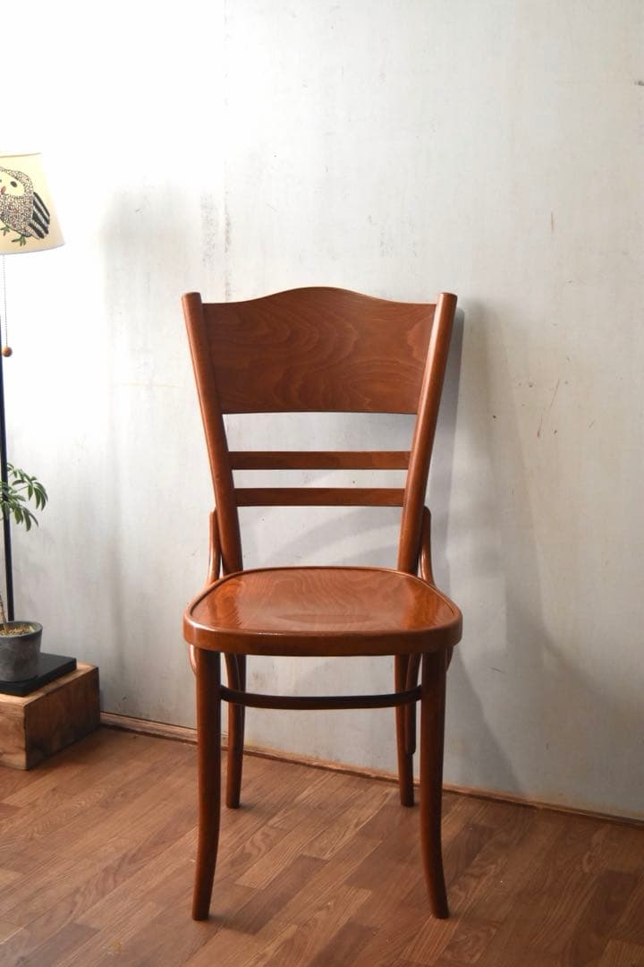 Bentwood chair ①
