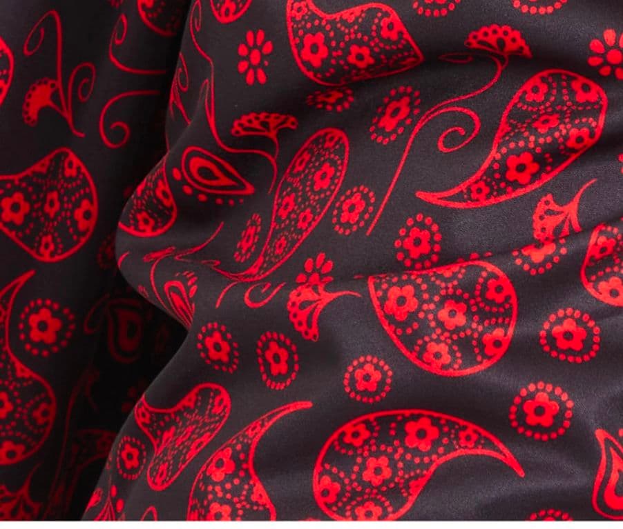 美品　CLAP クラップ　フィトネス　　レギンス　ペイズリー