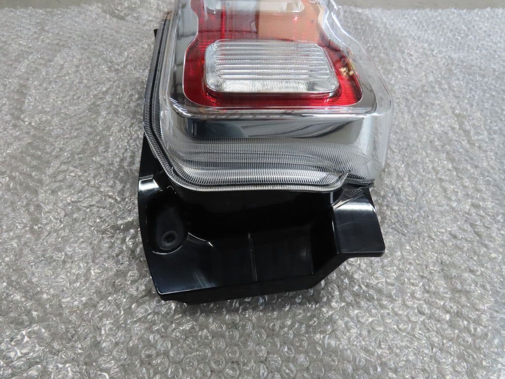 スズキ ハスラー 左 テールランプ MR52 MR92 フレア 破損無 美品