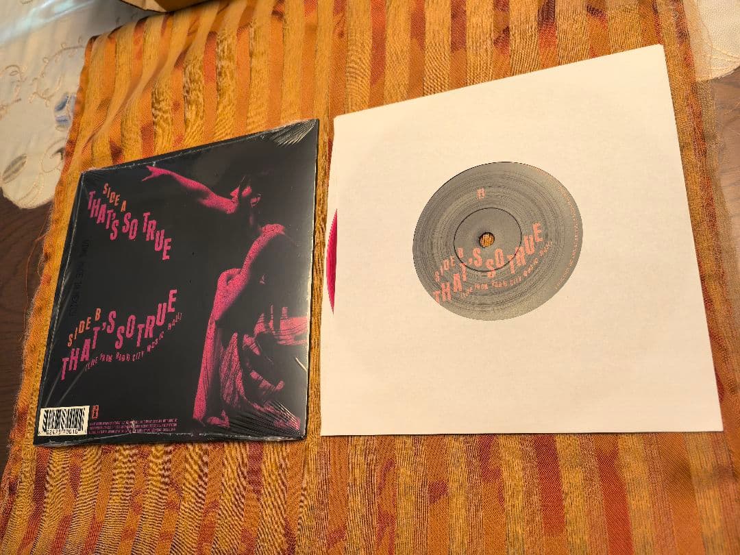 Gracie Abrams, Official EP_Record×2