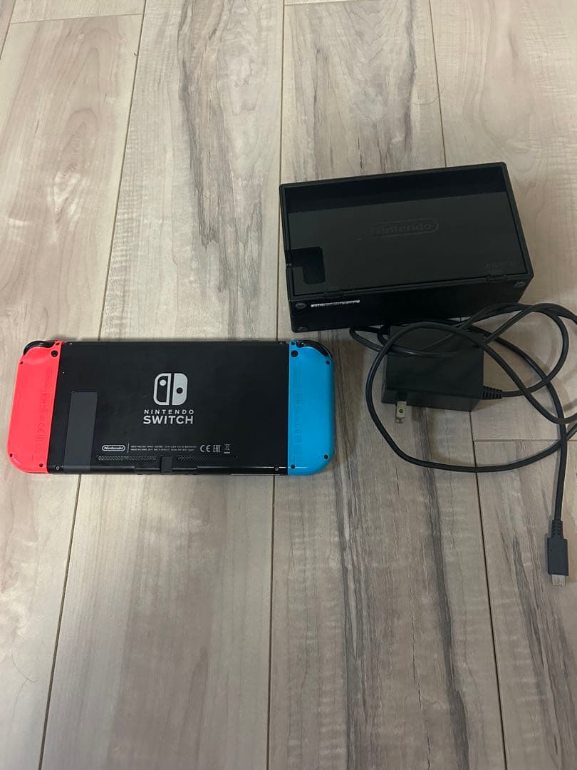 Nintendo Switch 本体 青/赤 Joy-Con付き　動作確認済み