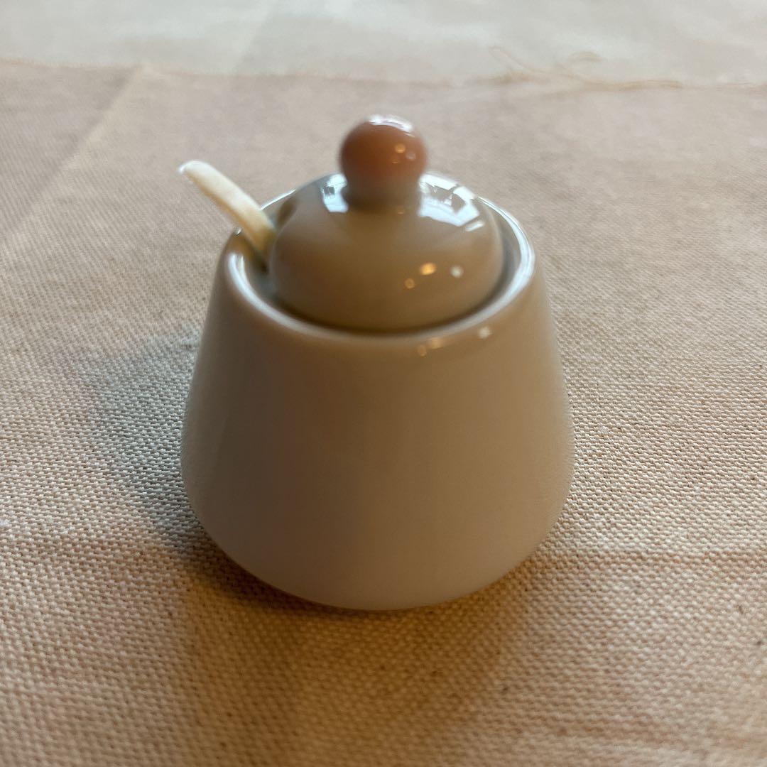 メローチューン　調味料入れ