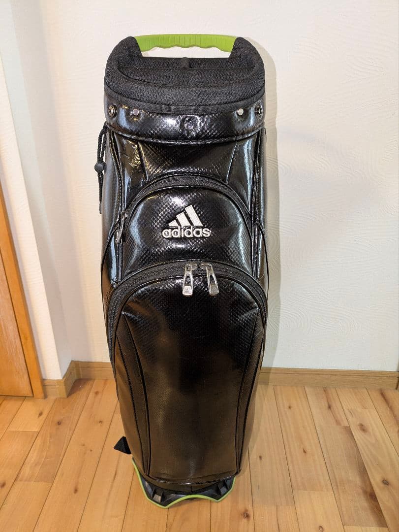 adidas キャディバッグ フード付 ブラック/グリーン⛳️シックな大人感覚
