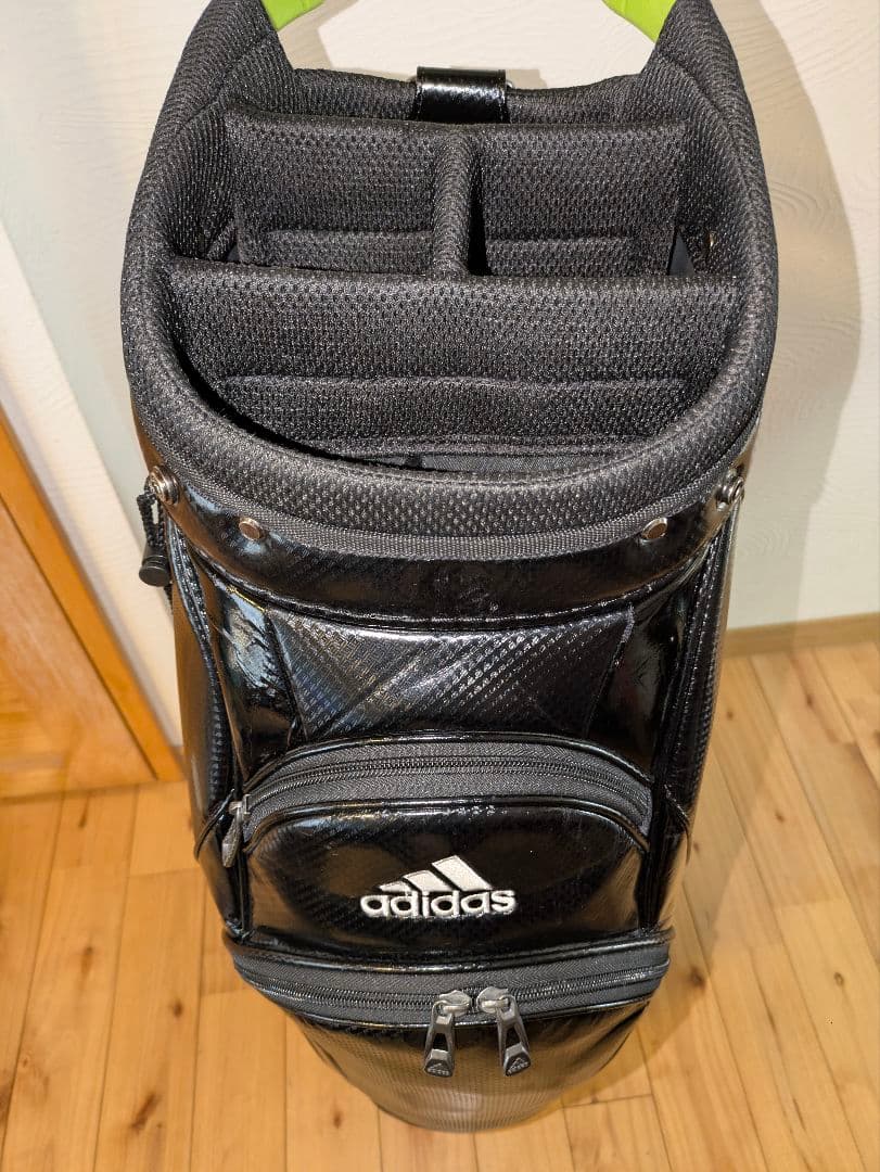 adidas キャディバッグ フード付 ブラック/グリーン⛳️シックな大人感覚