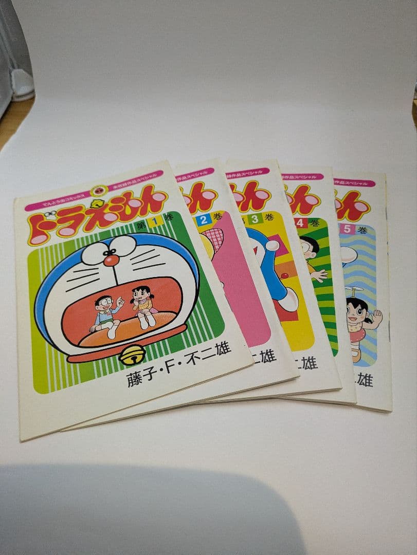 ドラえもん　未収録作品スペシャル全25巻セットケース付き+思い出編　まとめ売り