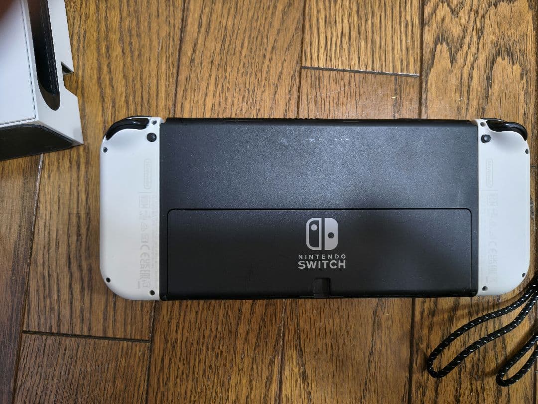 Nintendo Switch 有機EL ホワイト と　おまけいろいろ