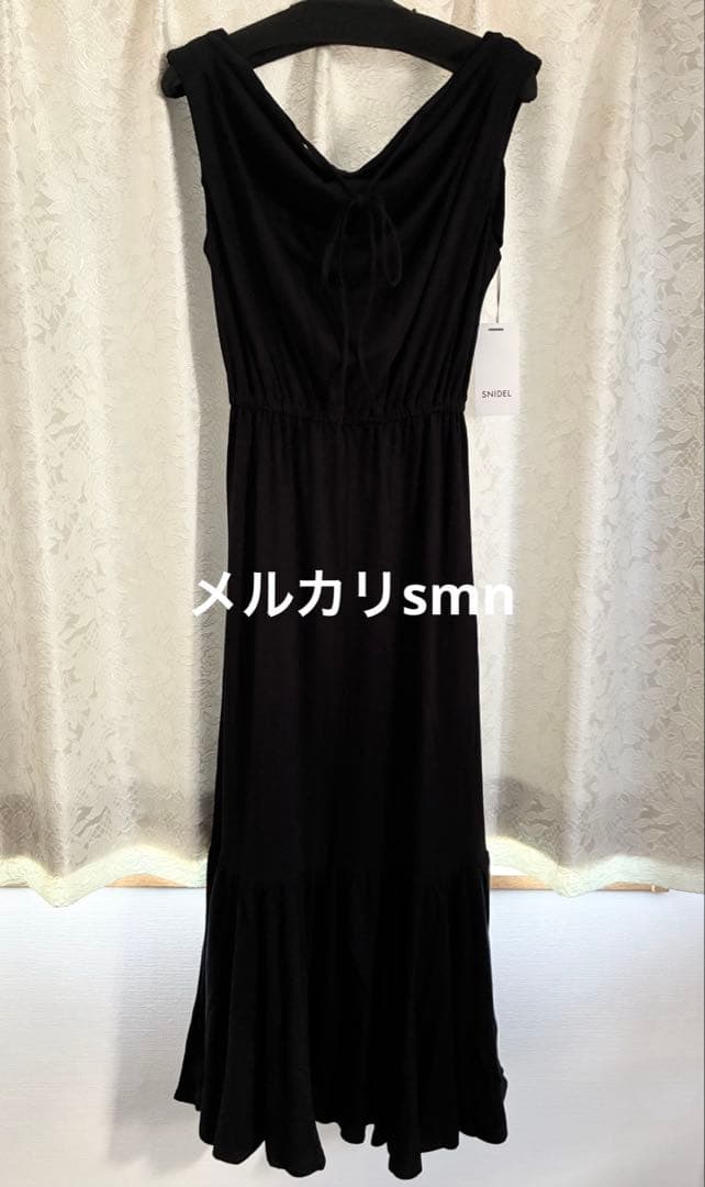 新品　snidelドレープネックカットワンピース　ブラック