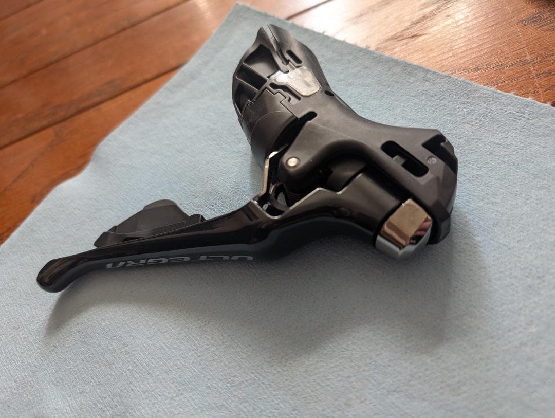 Shimano ULTEGRA ST-R8000 左右セット 新品のカバー付き
