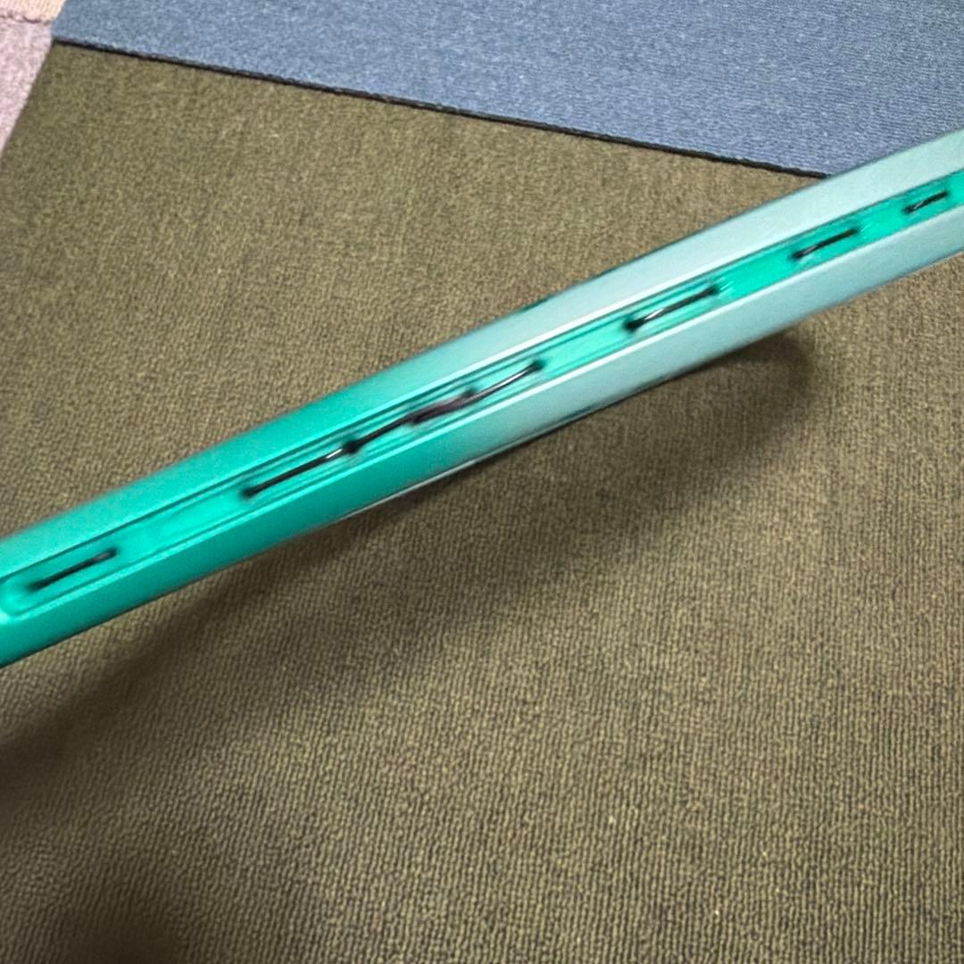 13番YONEX UL-0 テニスラケット 青緑色