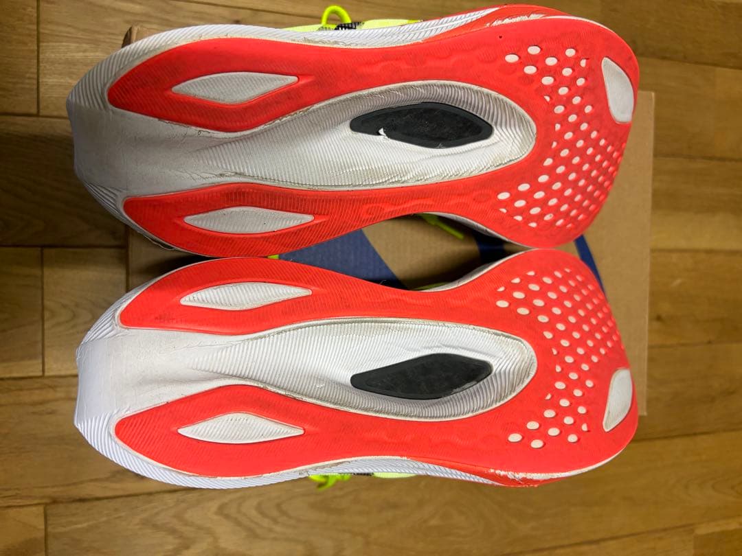 asics マジックスピード4 27.5cm カーボン搭載ランニングシューズ