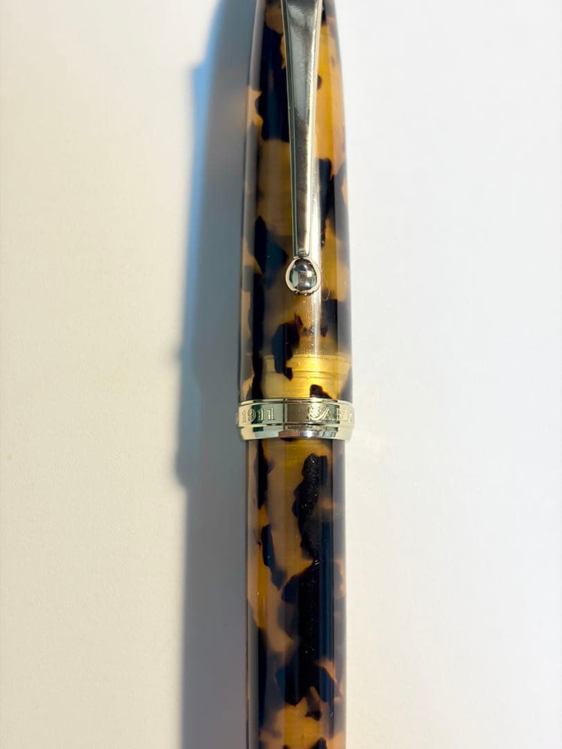【廃盤品】SAILOR セーラーFOUNDED 1911 べっ甲柄 万年筆 MF