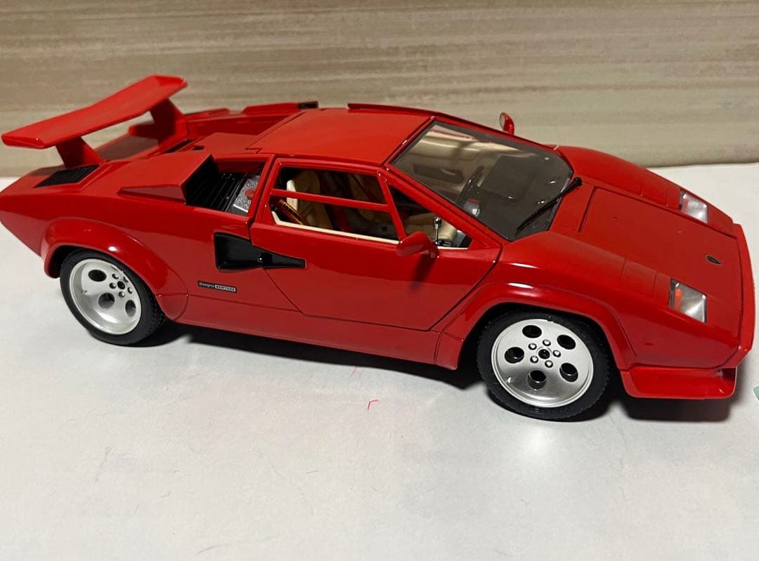 ブラーゴ 1/18 ランボルギーニ カウンタック　レッド
