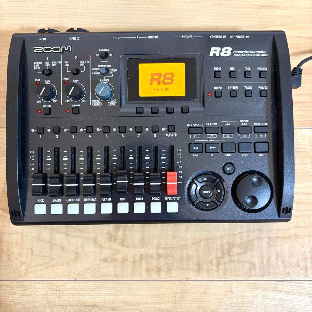 ZOOM R8 マルチトラックレコーダー　ズーム