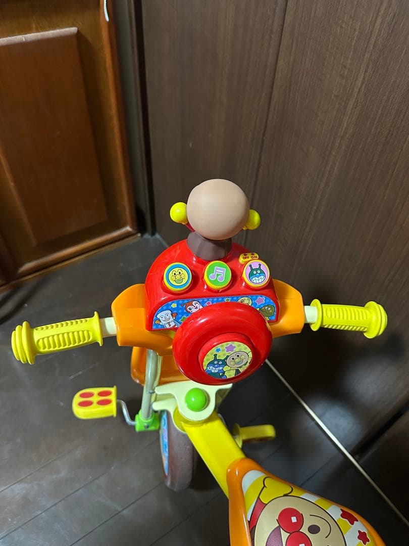 アンパンマン 三輪車 SG規格 かじとり 手押し棒 おでかけ三輪車