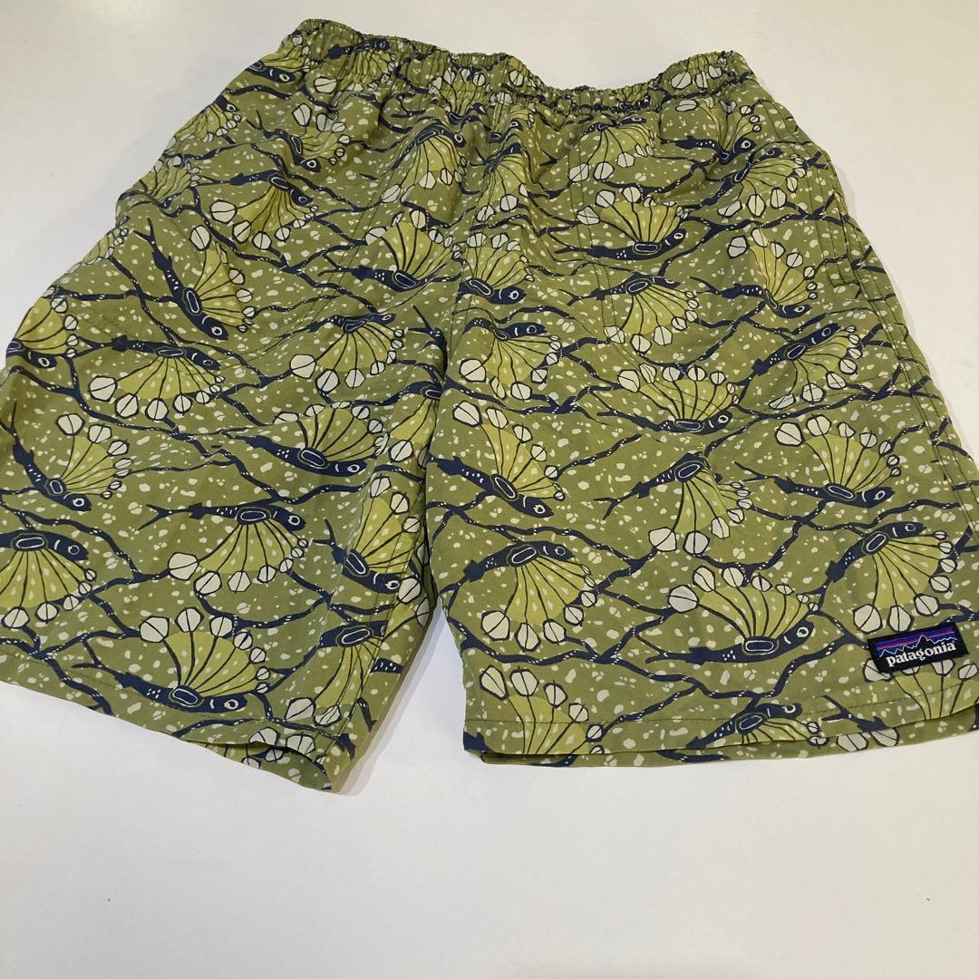 patagonia バギーズ　男の子用 オリーブグリーン