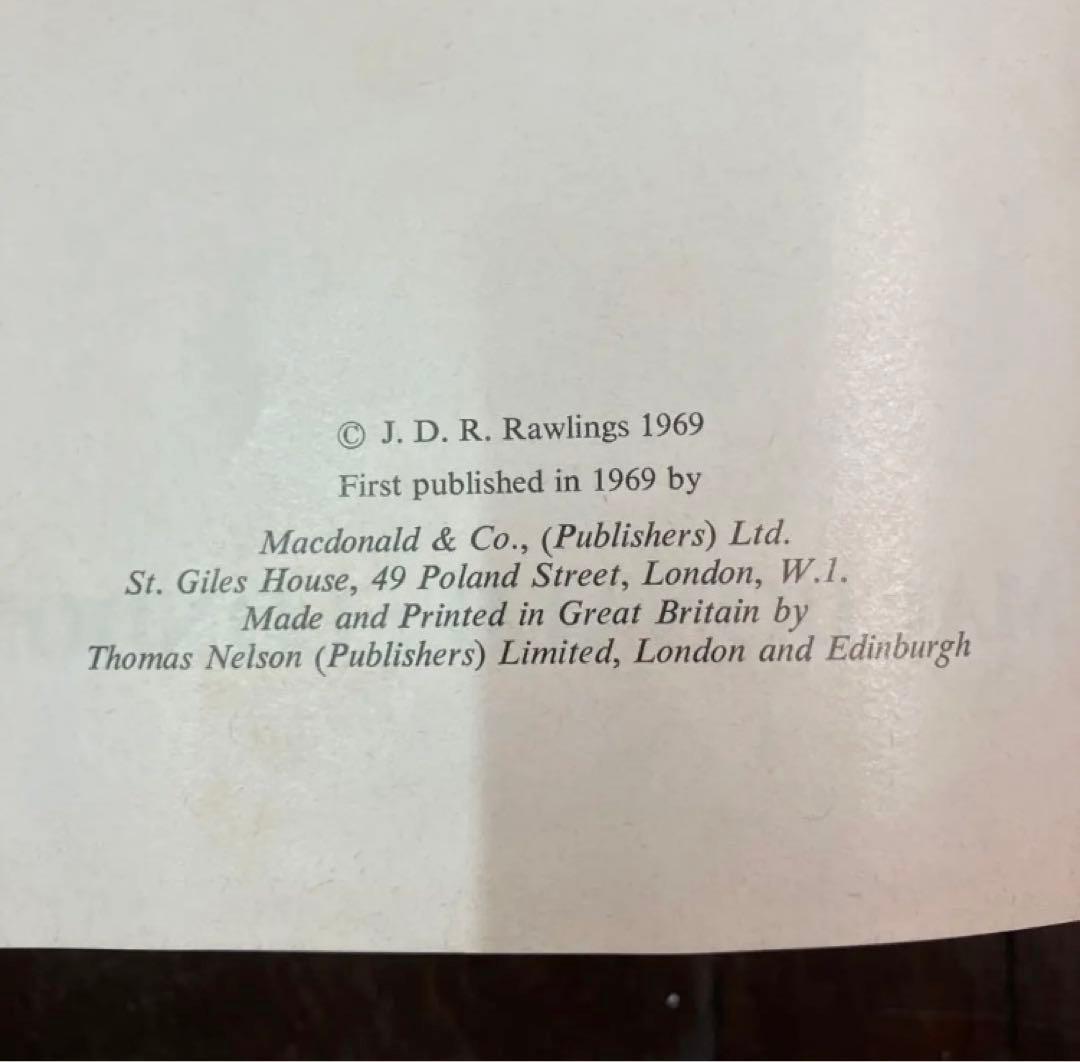 古書　大型本　洋書「イギリス空軍の戦闘機隊とその航空機」