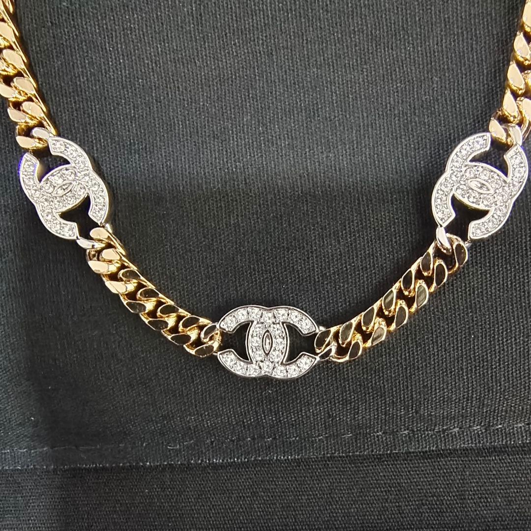 CHANEL ロゴ入りチョーカー　ネックレス