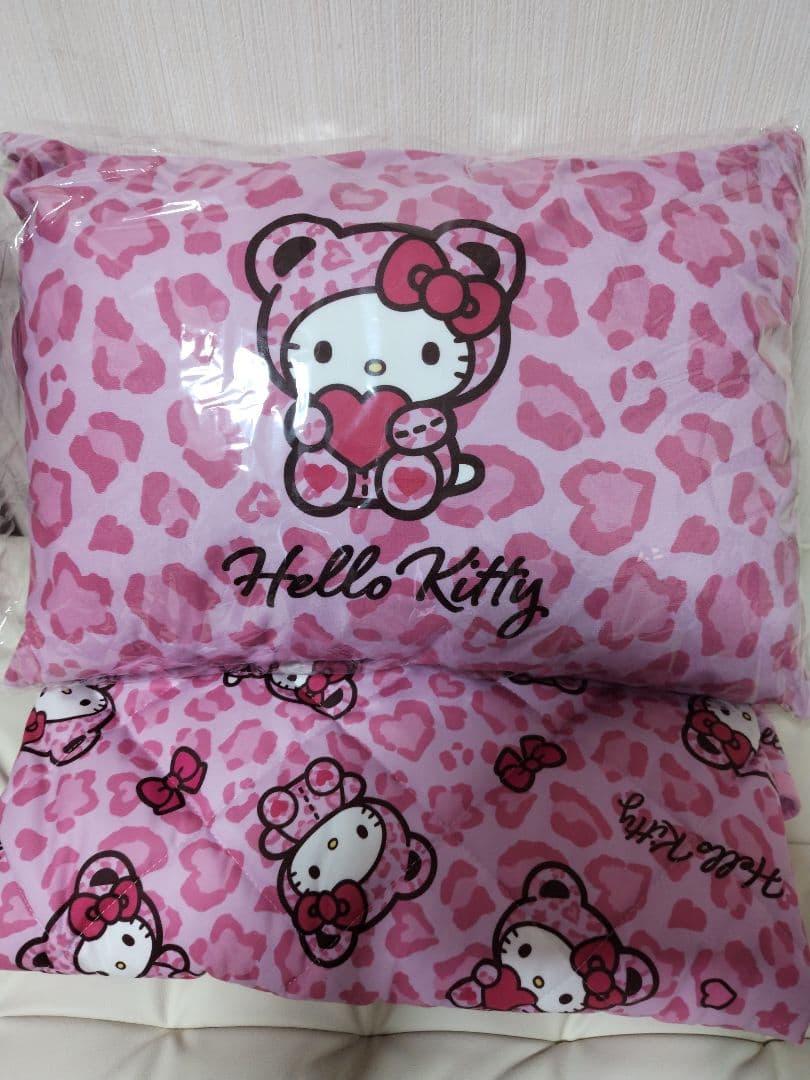 ♡新品タグ付♡　着ぐるみキティ　枕（カバー付）＋敷きパッド　シングルサイズ