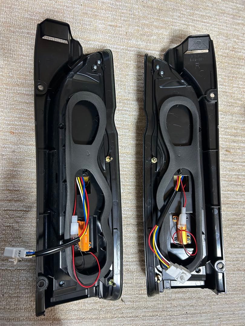 トヨタ ハイエース スモークテールライト