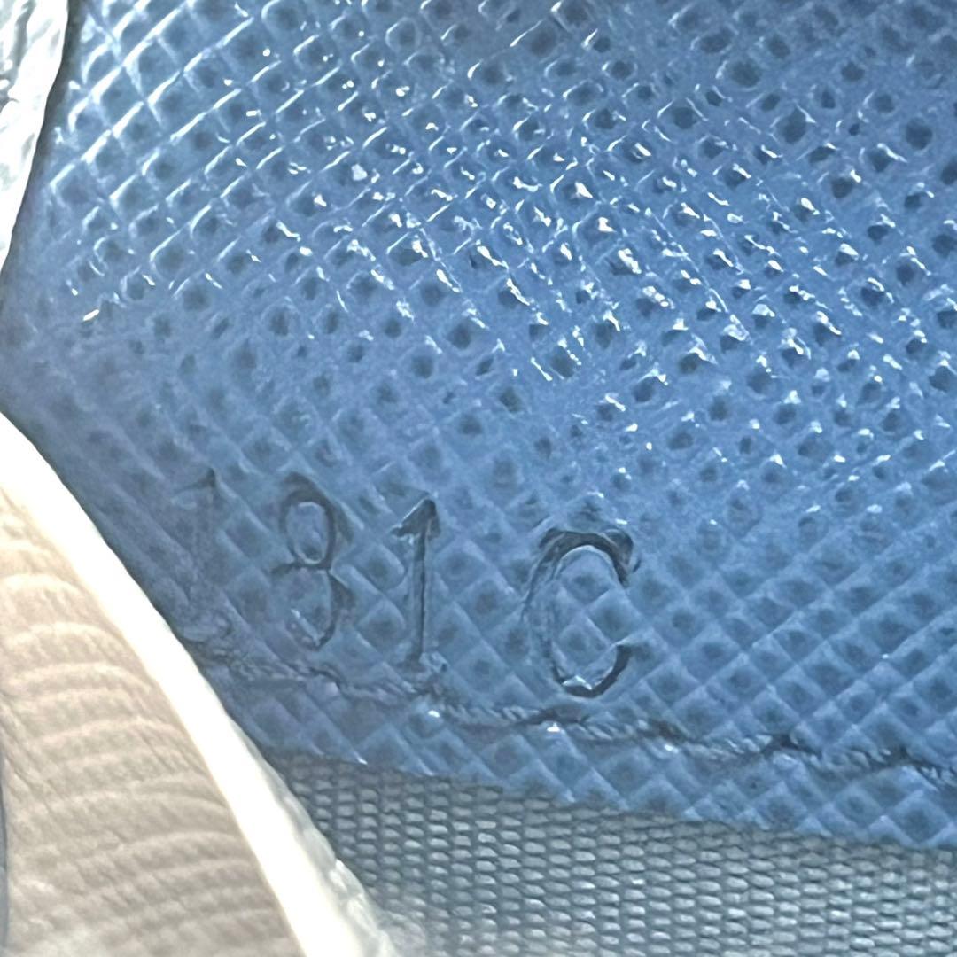 プラダ PRADA サフィアーノ キーケース 4連 水色 箱付き　0125-③