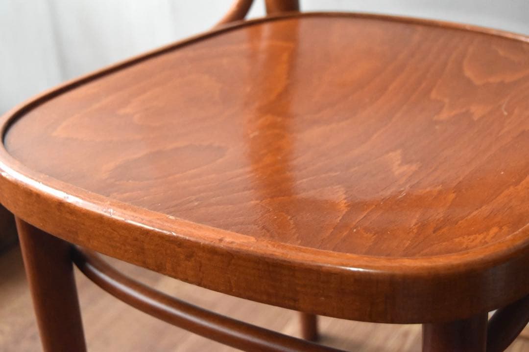 Bentwood chair ④
