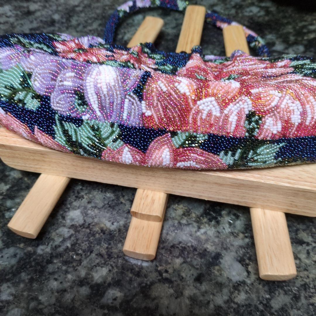 花柄ビーズ刺繍クラッチバッグ