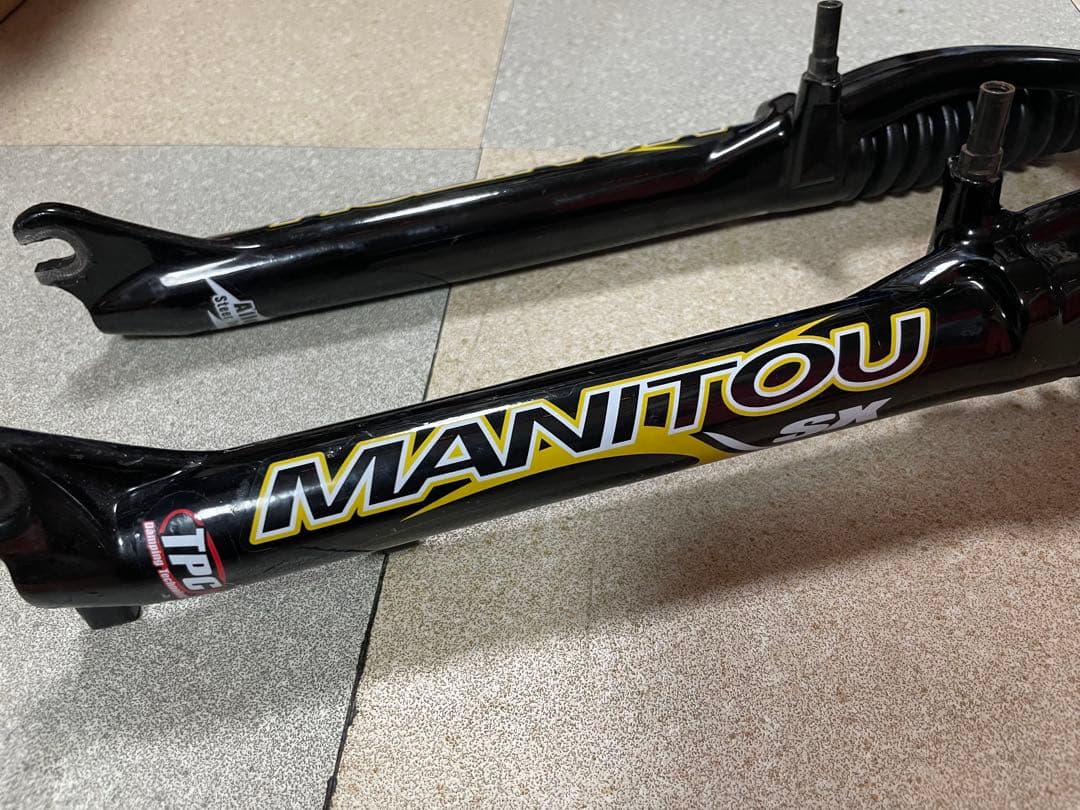 Manitou マグナム　サスペンションフォーク （SXのデカールチューン）