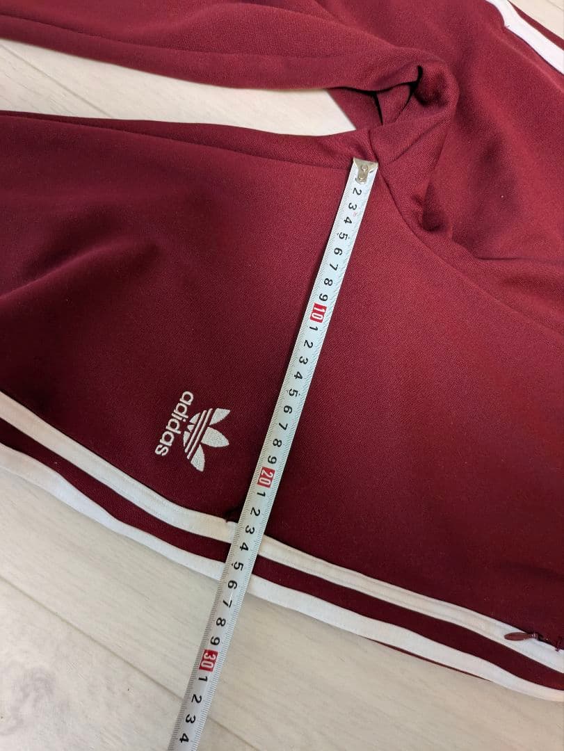 adidas バーガンディ ジャージパンツ